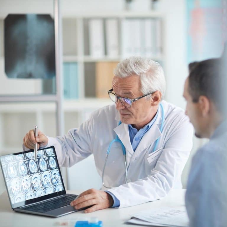 doctor-working-with-x-ray-images-2021-08-27-22-35-21-utc_c doctor-working-with-x-ray-images-2021-08-27-22-35-21-utc_c