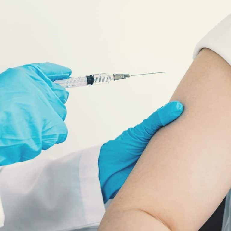 female-doctors-vaccinated-with-syringes-to-prevent-2021-10-22-07-19-54-utc_c female-doctors-vaccinated-with-syringes-to-prevent-2021-10-22-07-19-54-utc_c